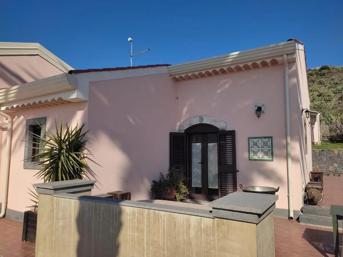 La Tana Di Luna Adrano Holiday home