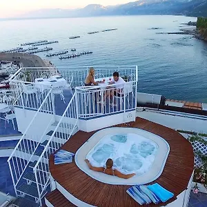 *** Hotel Bue Marino & Roof Lounge Italië
