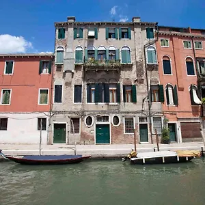 Di.gianfranco Piano Nobile , Venise Italie
